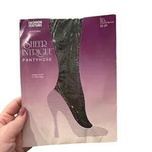 Sheer Intrigue Pantyhose Side Flower‎ Design Motif Size Q Black NIP Vintage